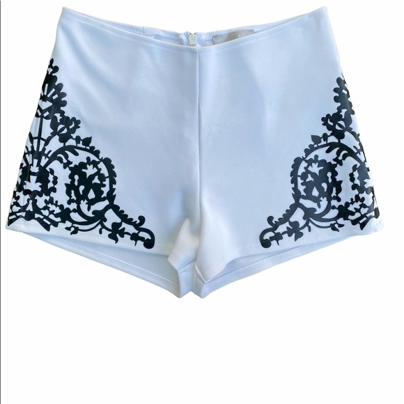 Aqua Capsule White and Black Floral Matching Set - Picture 4 of 7